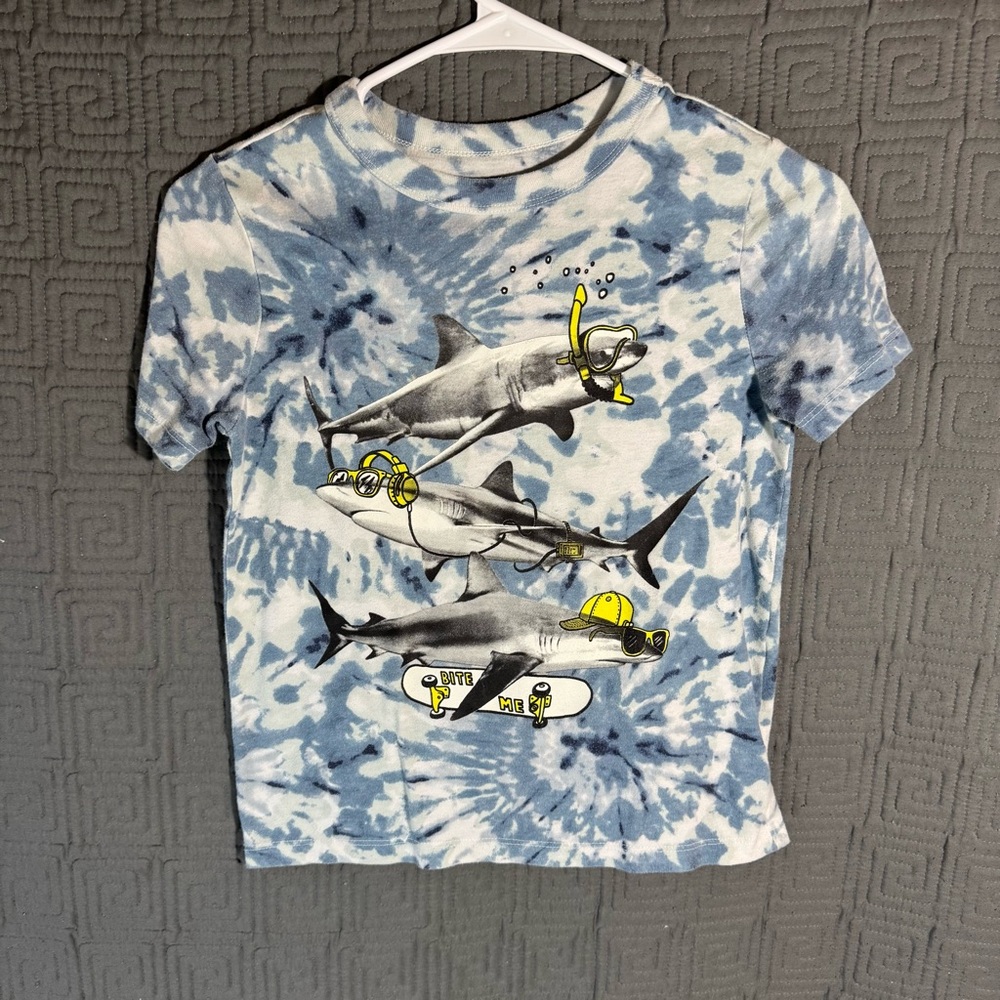 Old Navy T-Shirt Boys Size Medium 8 Blue White Sharks Short Sleeve Tie Dye